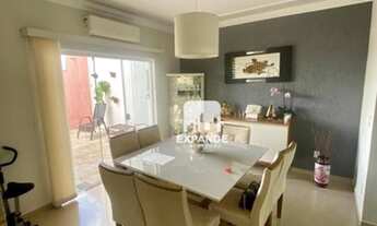 Imagem 6: Casa para venda possui 102 metros quadrados com 3 quartos em Jardim Ypê - Botucatu