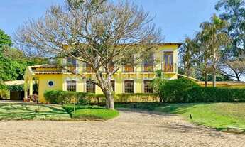 Imagem 5: Casa de condomínio para aluguel e venda possui 485 metros quadrados com 6 quartos