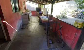 Imagem 2: Casa com 03 quartos sendo 01 suíte, varanda, todo murado