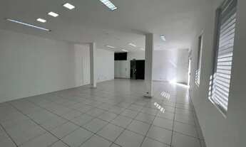 Imagem 4: SALÃO COM PORTA ADICIONAL; ACESSO AO PRÉDIO INTERIOR; LOCAÇÃO NO PQ SÃO JORGE SALÃO; VIZI