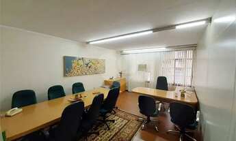 Imagem 2: Prédio de renome no centro histórico de São Paulo com localização estratégica e amplo espa