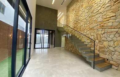 Imagem 2: Casa no Eco Spa// 3 suítes (suíte master com closet e varanda) + escritório // sala de cin