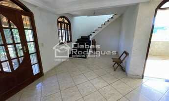 Imagem 6: Casa duplex com 5 quartos sendo 1 suíte e vista para o mar no bairro Setiba Guarapari-ES