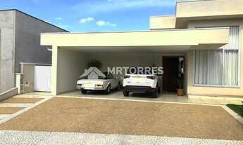 Imagem 2: Casa térrea à venda no Condomínio Zurich Dorf em Valinhos, SP