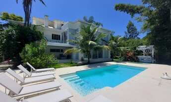 Imagem 2: Casa para venda possui 990 metros quadrados com 7 quartos em Praia Brava - Florianópolis