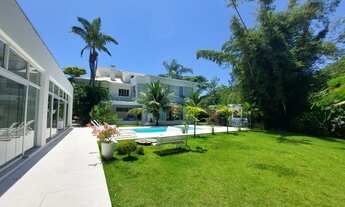 Imagem 3: Casa para venda possui 990 metros quadrados com 7 quartos em Praia Brava - Florianópolis
