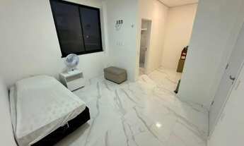 Imagem 4: Casa de luxo porteira fechada na Cidade Alpha Ceará