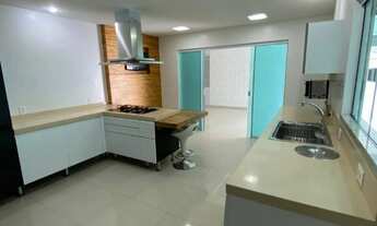 Imagem 5: CASA ALTO PADRÃO COND. FECHADO 6dorm, 6bwc, 4vg, piscina priv. 497m2, lazer completo VEJA