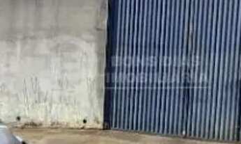 Imagem: Terreno à venda - 10x50m - com casas a