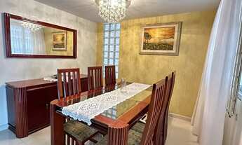 Imagem 3: Sobrado para venda possui com 3 quartos em Xaxim - Curitiba - PR