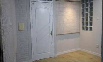 Imagem 2: Prédio com dois apartamentos tipo casa no Partenon