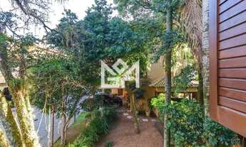 Imagem 2: Casa Residencial de 4 Dormitórios com 2 Suítes no Tristeza, POA Vaga para 3