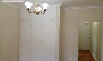 Imagem 2: Kitnet ampla, no Centro, com armários, fogão, geladeira e máquina de lavar e próxima da e