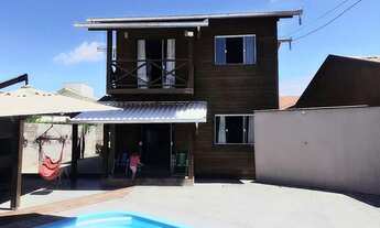 Imagem 2: CASA DE MADEIRA COM PISCINA + 6 QUARTOS Á 800M DO MAR