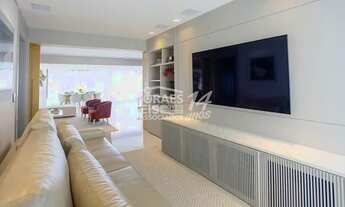 Imagem 2: Espetacular Apartamento em Moema!!! 180m2, 3 dormitórios sendo 3 suítes, 4 vagas de garage