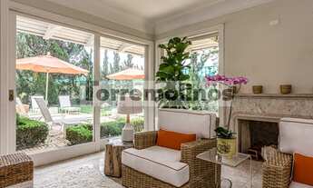 Imagem 5: Linda casa com projeto de Marcos Tomanik no Cidade Jardim com 4 suítes, piscina e quadra d