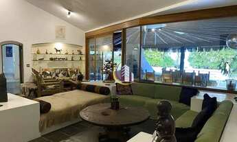 Imagem 2: Casa com 7 dormitórios sendo 4 suítes, 774 m², Piscina com área Gourmet, 12 Vagas de garag