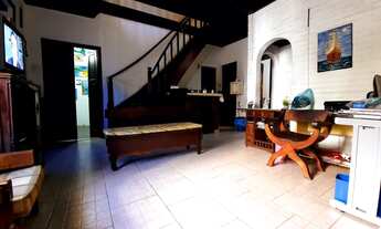 Imagem: Casa para venda em rua tranquila com 5 quartos