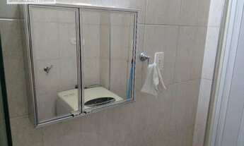 Imagem 5: Kitnet ampla, no Centro, com armários, fogão, geladeira e máquina de lavar e próxima da e