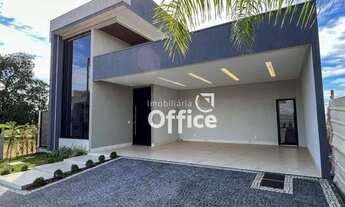 Imagem: Casa com 3 suítes no condomínio Gaudí