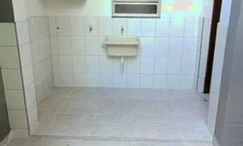 Imagem: Casa com quarto, sala, cozinha, banheiro