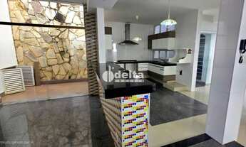 Imagem 3: Casa residencial com 5 quartos sendo 3 suítes disponível para venda no bairro Bom Jesus em