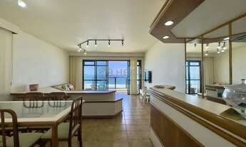 Imagem 2: Apartamento alto padrão reformado frente mar com varanda e lazer na Praia das Asturias, Gu