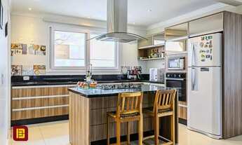 Imagem 4: Casa à venda com 363 m² de área privativa no Morro das Pedras em Florianópolis SC