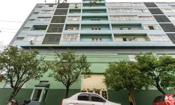 Imagem 2: Apartamento semimobiliado com 2 quartos e 2 banheiros no Bairro Floresta