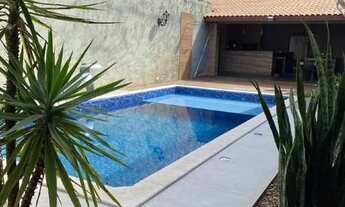 Imagem 2: Oportunidade Excepcional: Ampla Residência com Edícula no Colinos