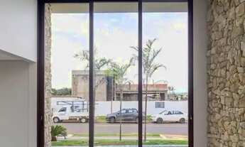 Imagem 7: O Jardins França é um condomínio de alto padrão, que tem uma integração com uma mata nativ