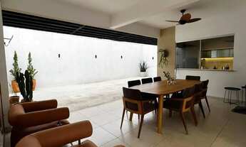 Imagem 2: Casa à venda em Goiânia, Setor Castelo Branco, com 3 suítes, com 131 m²