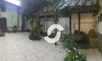 Imagem 5: Casa à venda de 5 quartos com 300 m² em Itaipu - Niterói/RJ