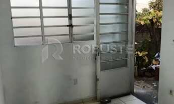 Imagem 2: Casa padrão à venda em Botucatu com 2 dormitórios - Residencial Caimã