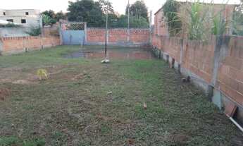 Imagem: Terreno com uma casa