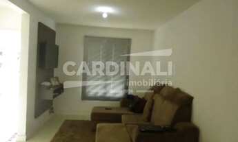 Imagem 3: Casa de três dormitórios sendo um suíte em condomínio fechado