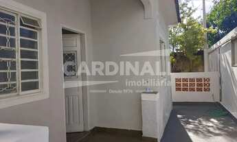 Imagem 2: Casa com amplo quintal. Ótima localização, próximo ao Centro!