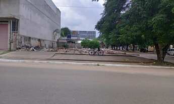 Imagem: Terreno Esquinado para Farmácias em Santarém