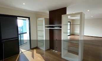 Imagem 2: Apartamento para venda no Villaggio Panamby com 192m² com 3 suítes em Vila Andrade - São P