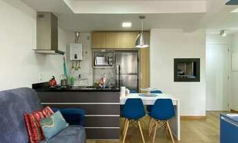 Imagem 6: Apartamento em prédio premiado, totalmente montado, no miolo do Menino Deus