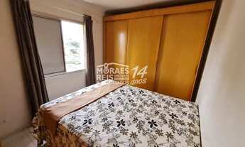 Imagem 8: Apartamento com 77m², 2 dormitórios sendo 1 suíte com armários, 1 escritório com estante e