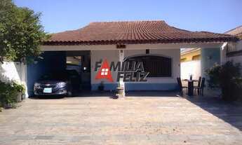 Imagem 3: Casa Isolada a venda, 04 dormitórios, com pisicna e churrasqueira!!