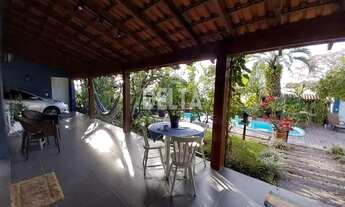 Imagem 4: Belíssima casa, com 2 terrenos e pátio com piscina - 4 quartos, sendo 3 suítes REF: 241