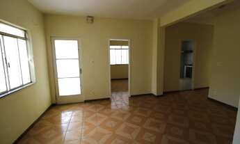 Imagem 7: Bairro Santos Dumont / Aluga -se Casa + kitnet / Área externa e garagem