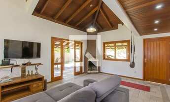 Imagem 4: Casa para Aluguel - Rio Tavares, 3 Quartos, 250 m2