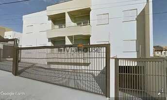 Imagem 3: Apartamento térreo com quintal, 02 dormitórios, completo em armários, 02 vagas. localizado