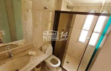 Imagem 9: Apartamento com 77m², 2 dormitórios sendo 1 suíte com armários, 1 escritório com estante e