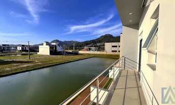 Imagem 2: Casa Espaçosa no Deltaville com 3 Quartos, 1 Suíte e 2 Vagas de Garagem