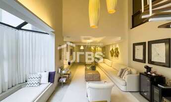 Imagem: Apartamento mobiliado com 4 suítes à venda