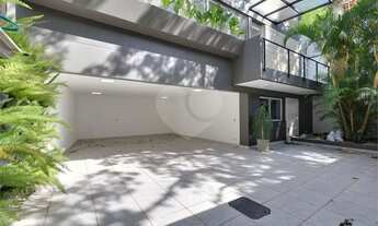 Imagem: Sobrado com 4 quartos à venda ou para locação